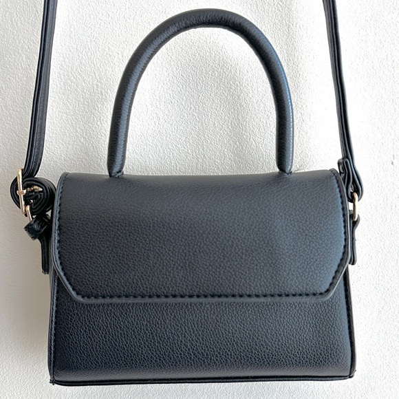 Small Black Top Handle Crossbody Faux Pebble Leather Snap Closure Bag - Picture 3 of 13